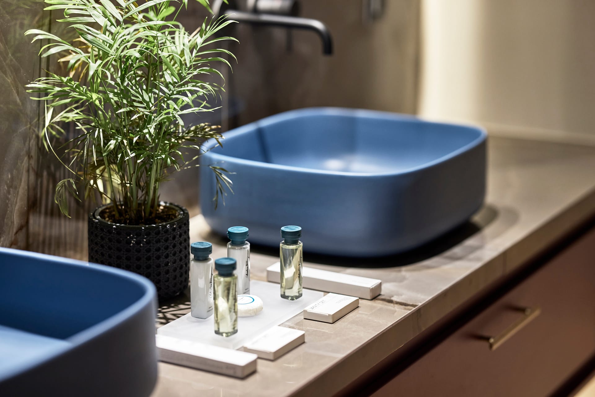 Cama Luxury Suites Glyfada - SUPSV - 17