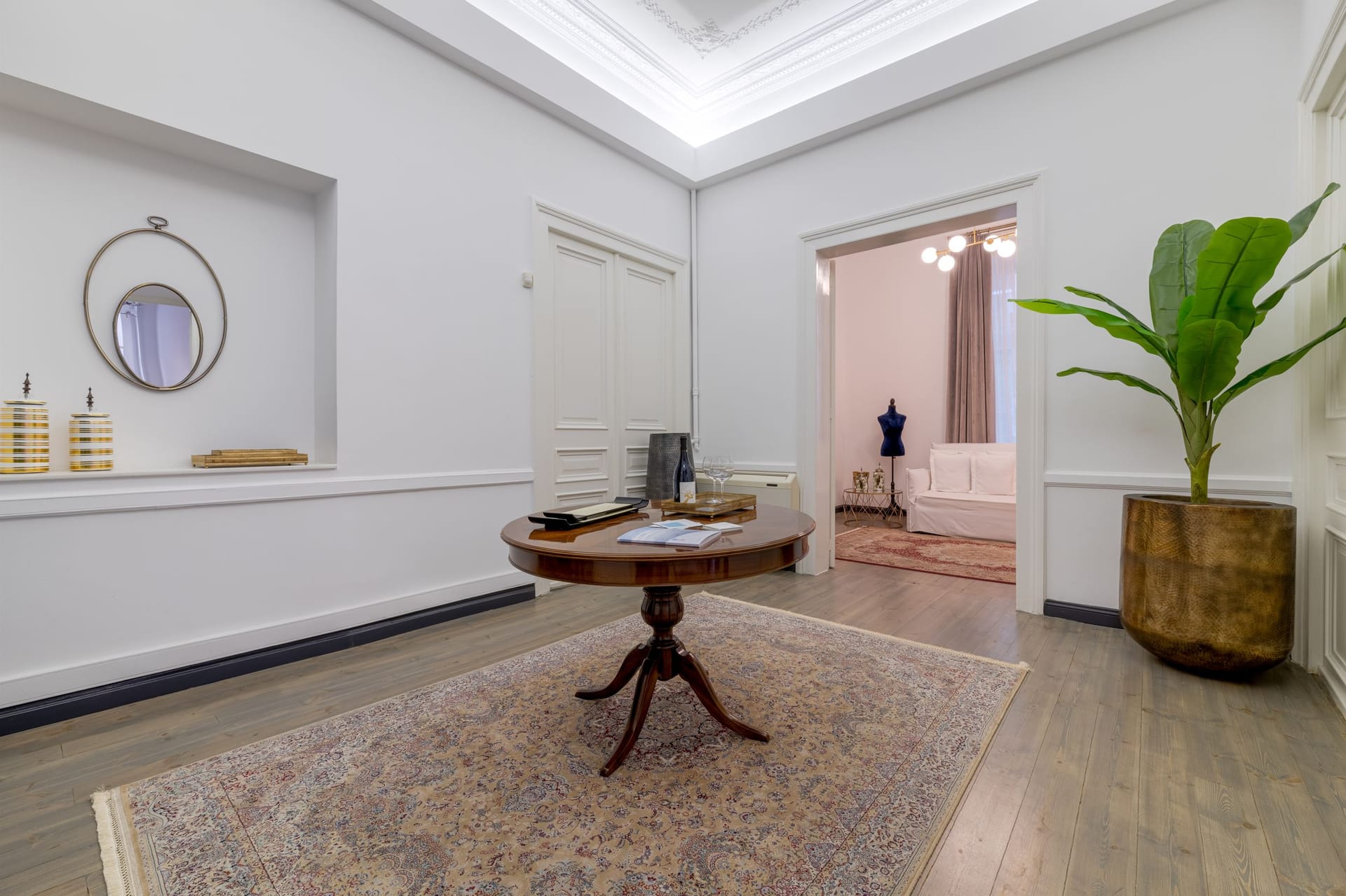 Presidential Suite by 2 Mazi Suites