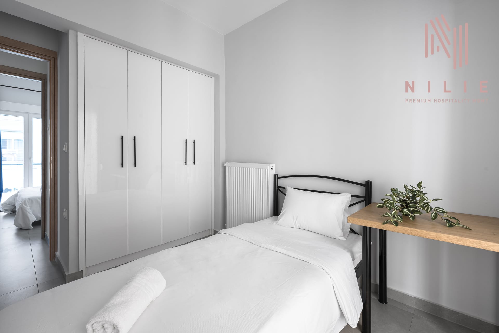 NILIE PREMIUM HOSPITALITY MGMT - AZUL - 6