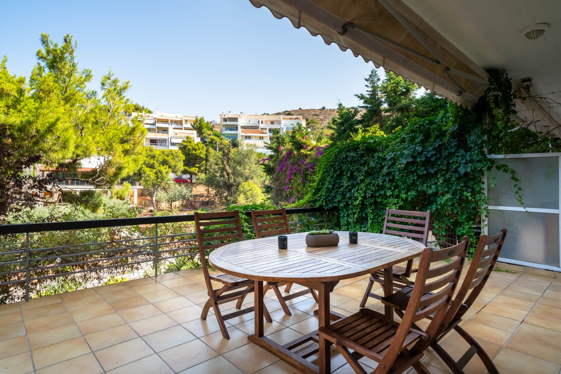 Vouliagmeni Honeymoon Suite