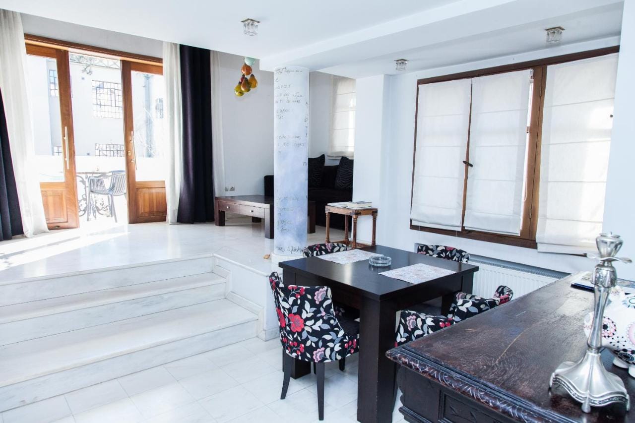 Live & Travel Athens - DOMA - 7