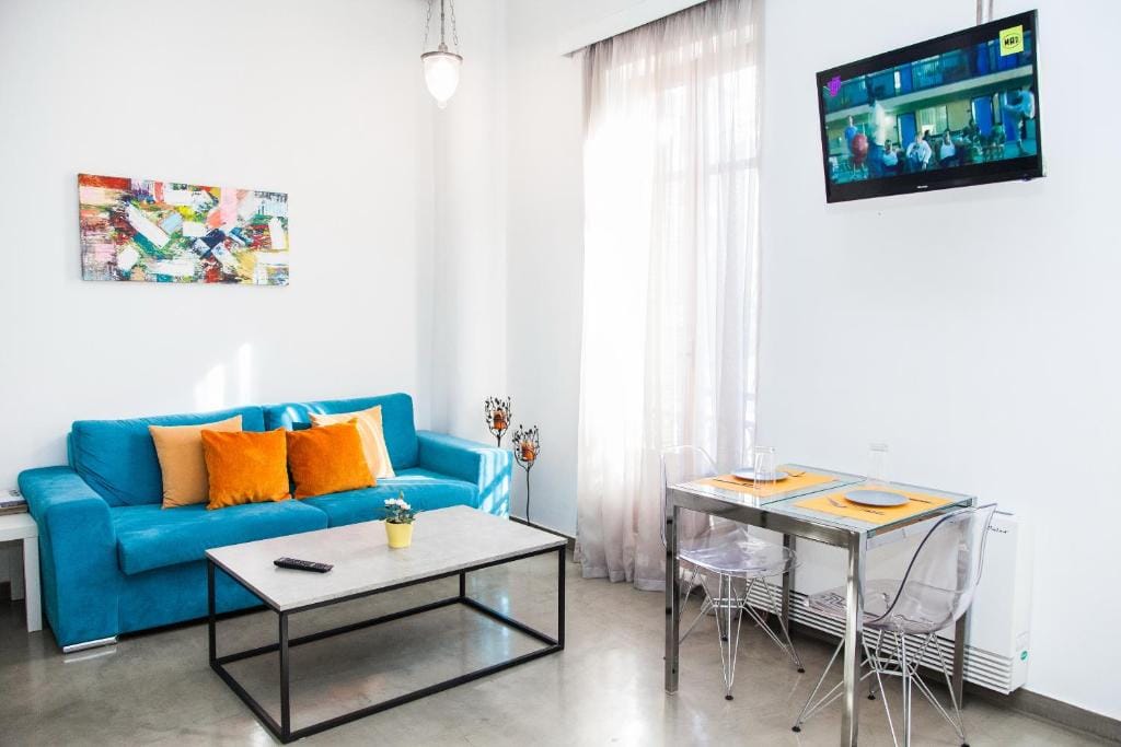 Live & Travel Athens - DOMC - 7
