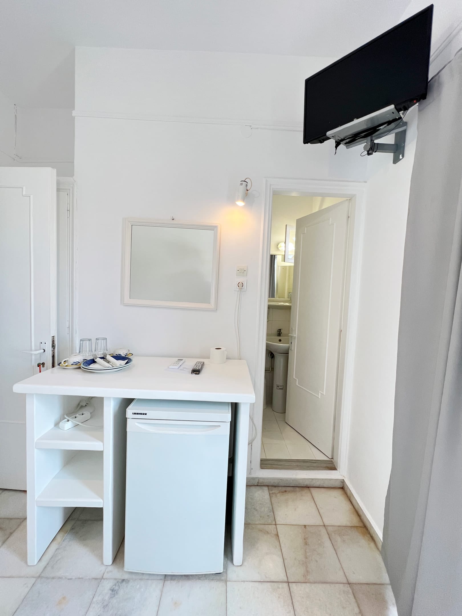 Small Double Room with Street View