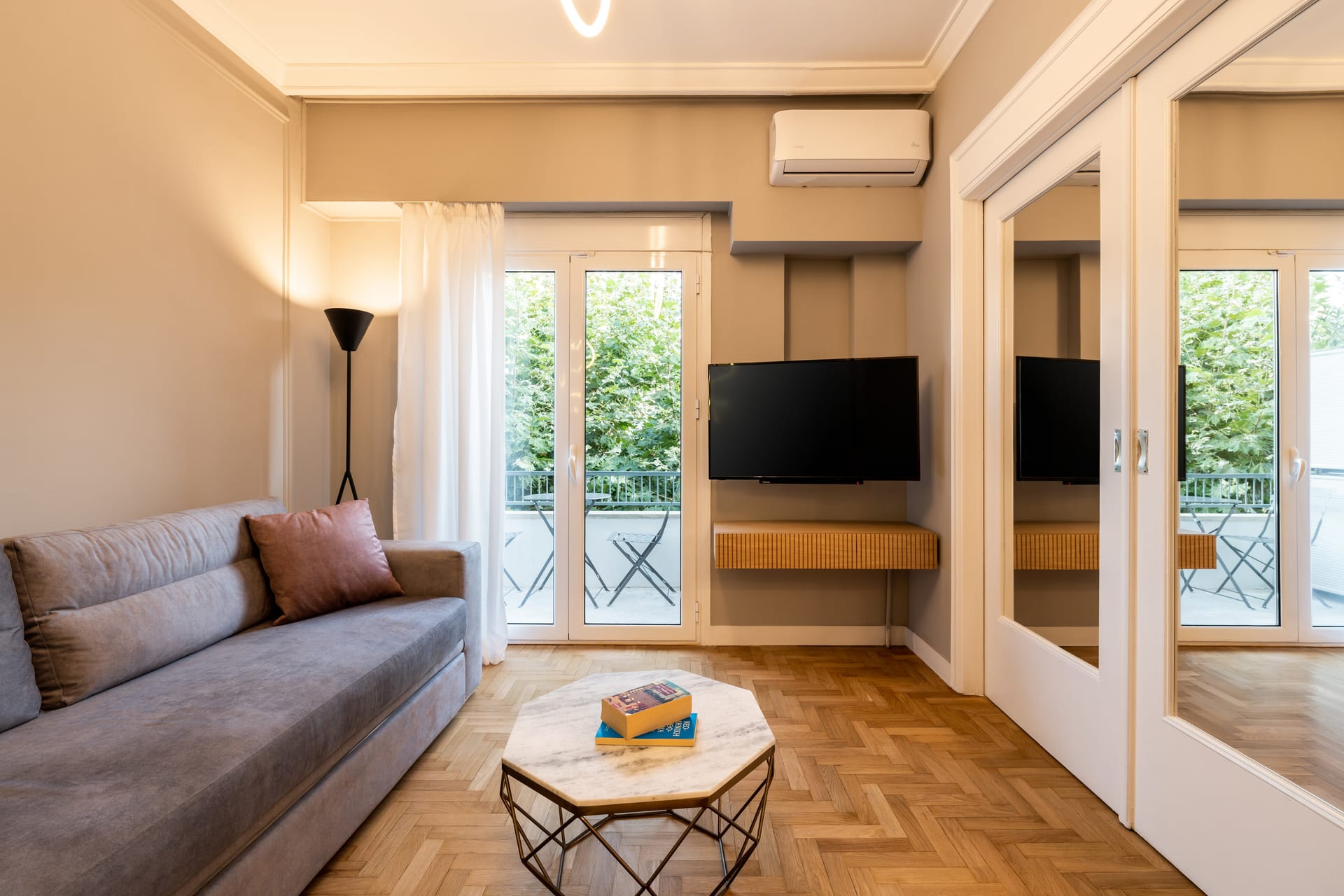 Frinicou 18 Apartment