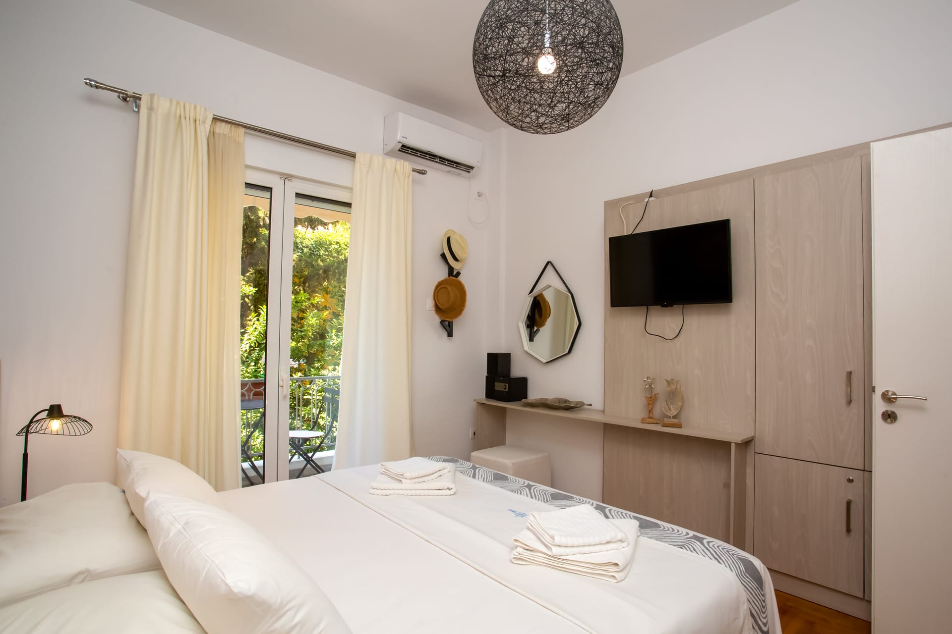 2 Bedroom | Modern Apartment Hadrian in the heart of Plaka | Plaka