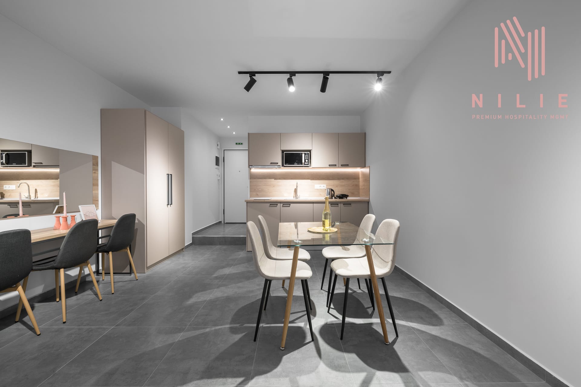 NILIE PREMIUM HOSPITALITY MGMT - 6P30 - 6