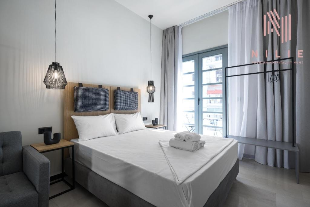 Philus A.1 | Deluxe Suite Balcony 30m² | Svolou 41