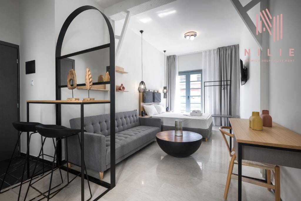 Philus D.1| Deluxe Suite Balcony 30m² | Svolou 41