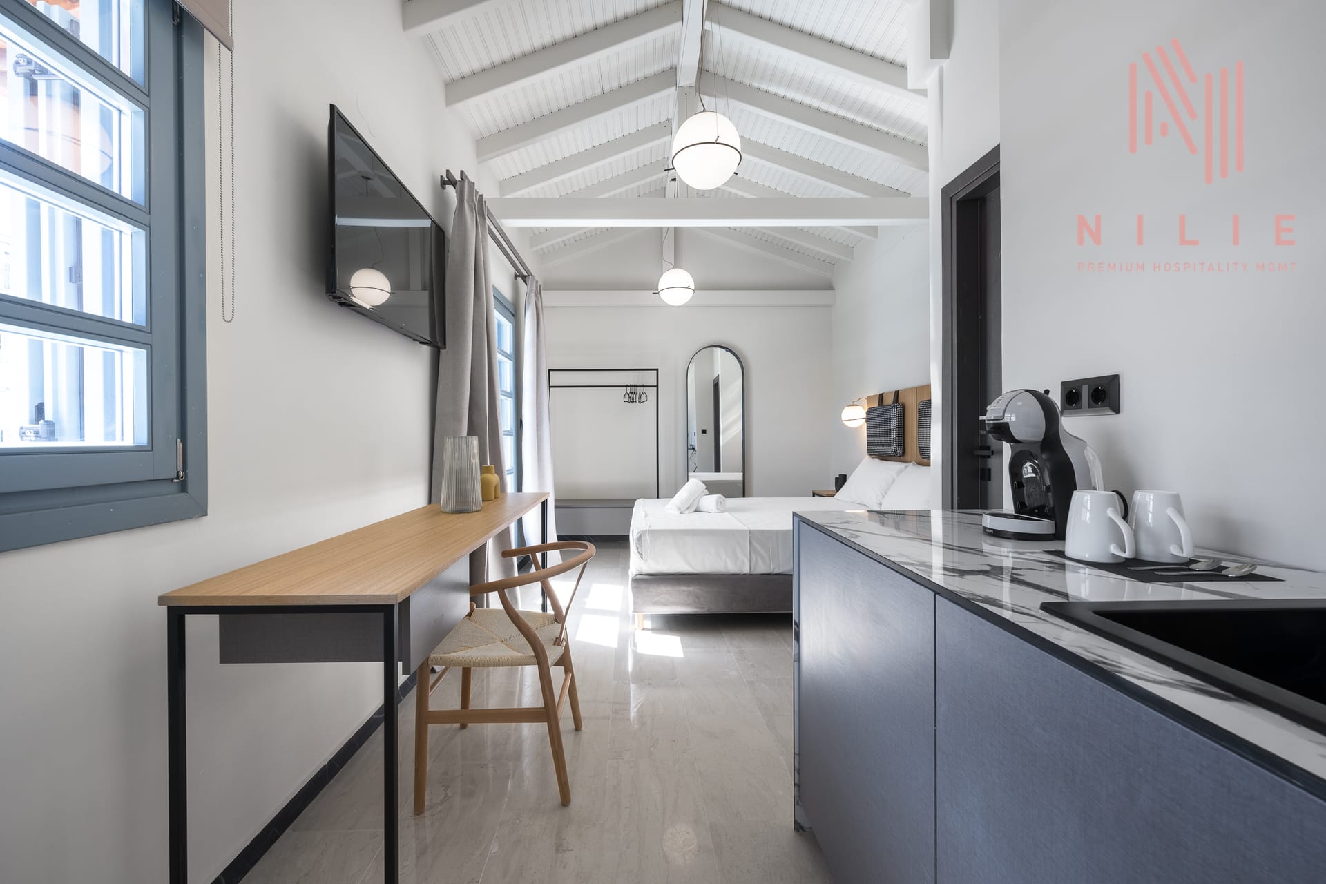 Philus | Penthouse Suite with Terrace 55m² | Svolou 41