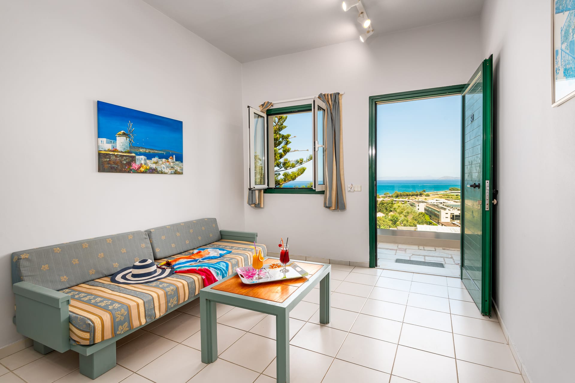 One Bedroom Apartment Sea View