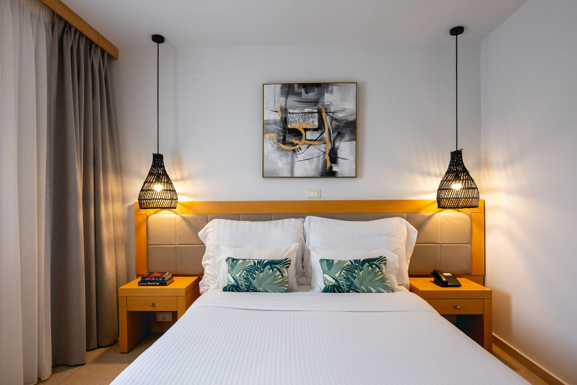 Suite with Side Sea View