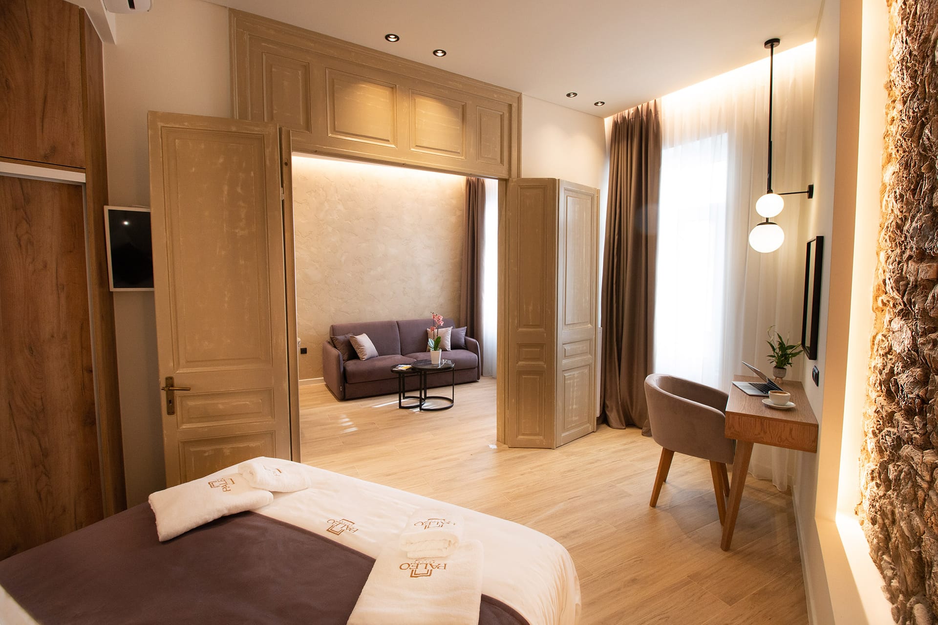 Paleo Suites - DELUXE - 2