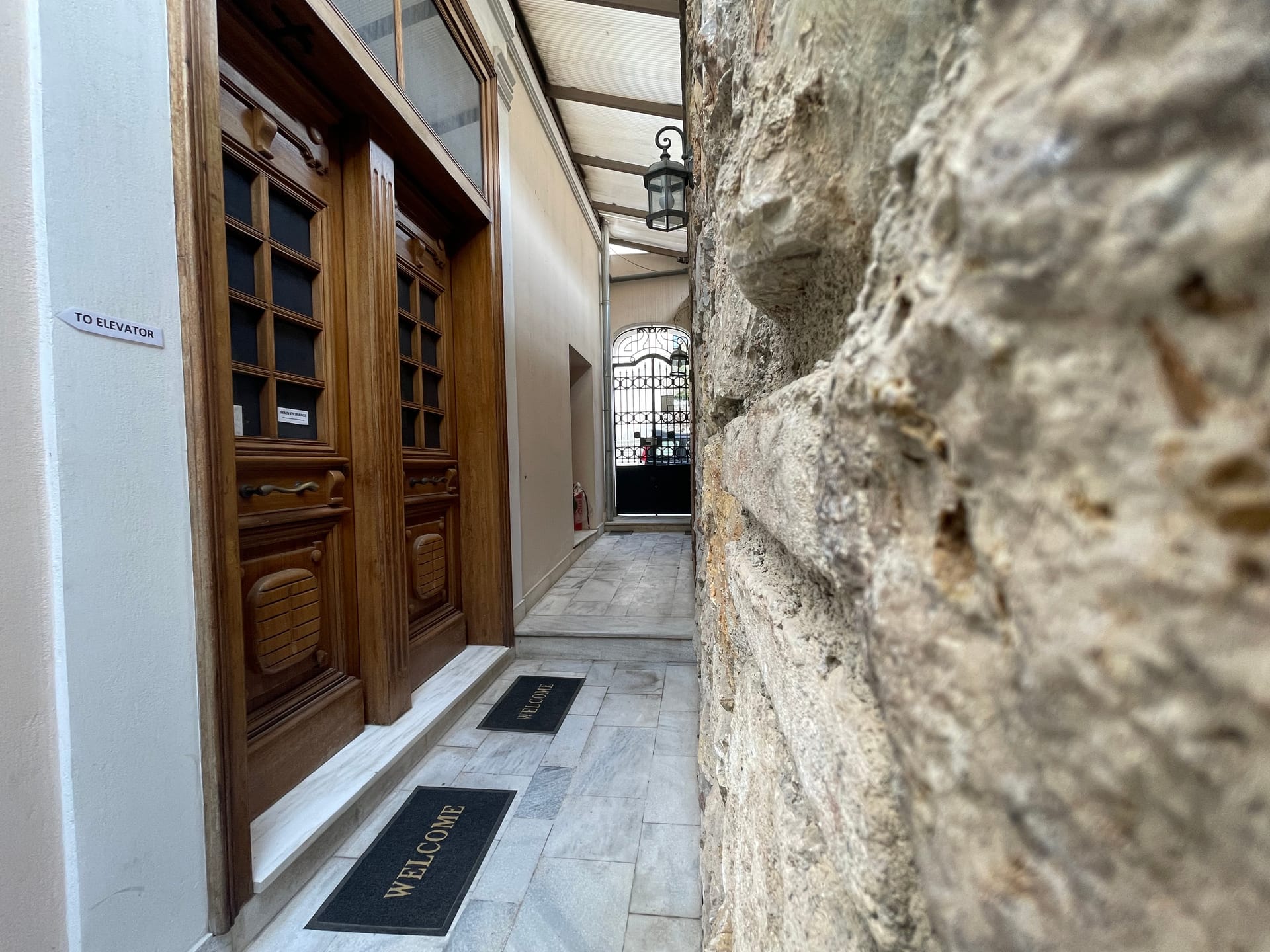 Live & Travel Athens - DOMB - 16