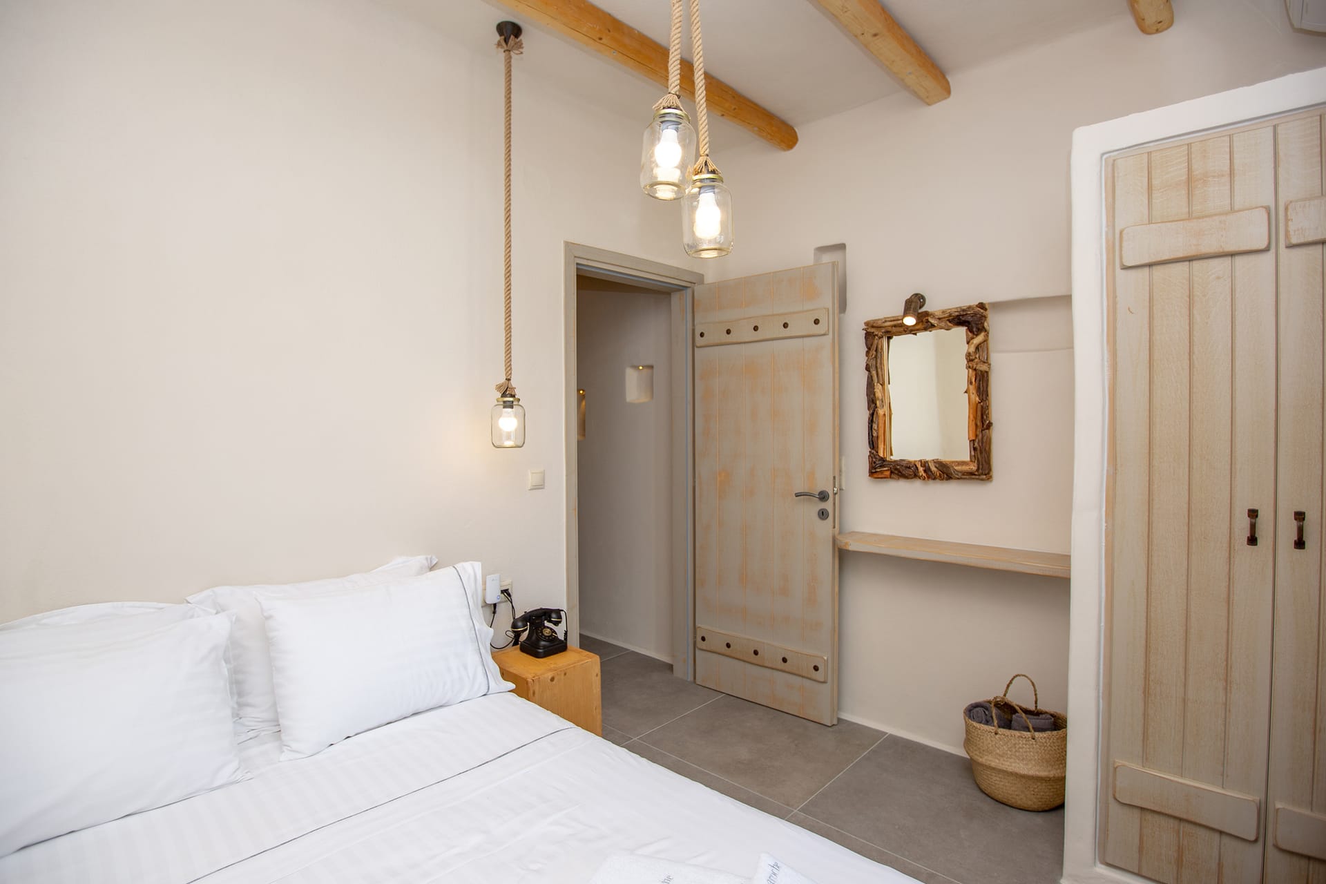 Deluxe One Bedroom Apartment