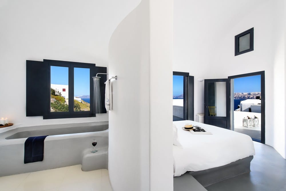 Luxury Suite with Private Pool Caldera View