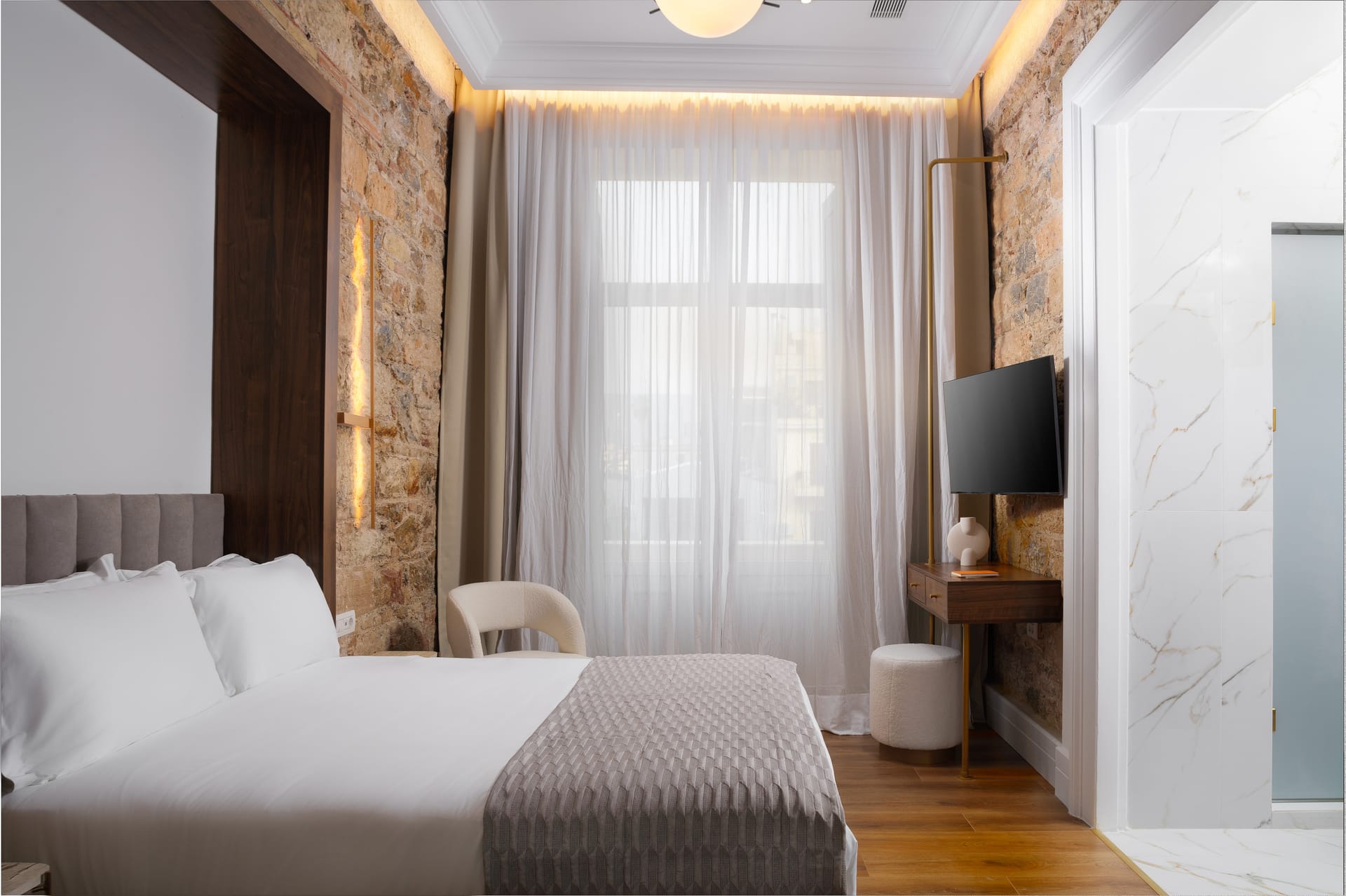 Double Signature Room