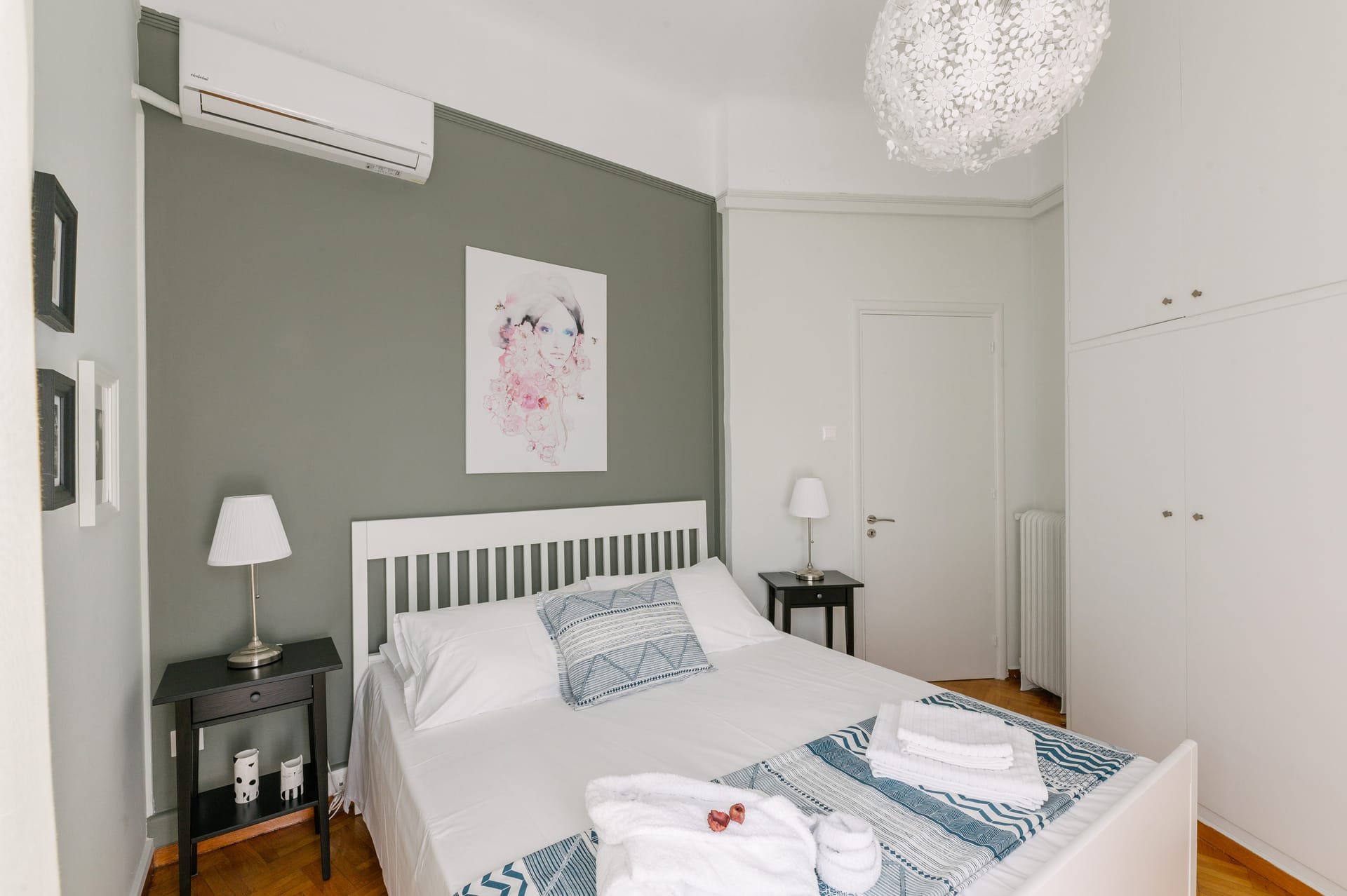 3 Bedroom | Apartment Ourania with Acropolis view roof top | Herodion Theater