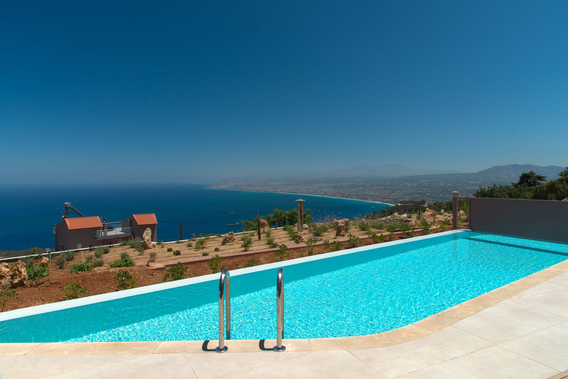 Villa L