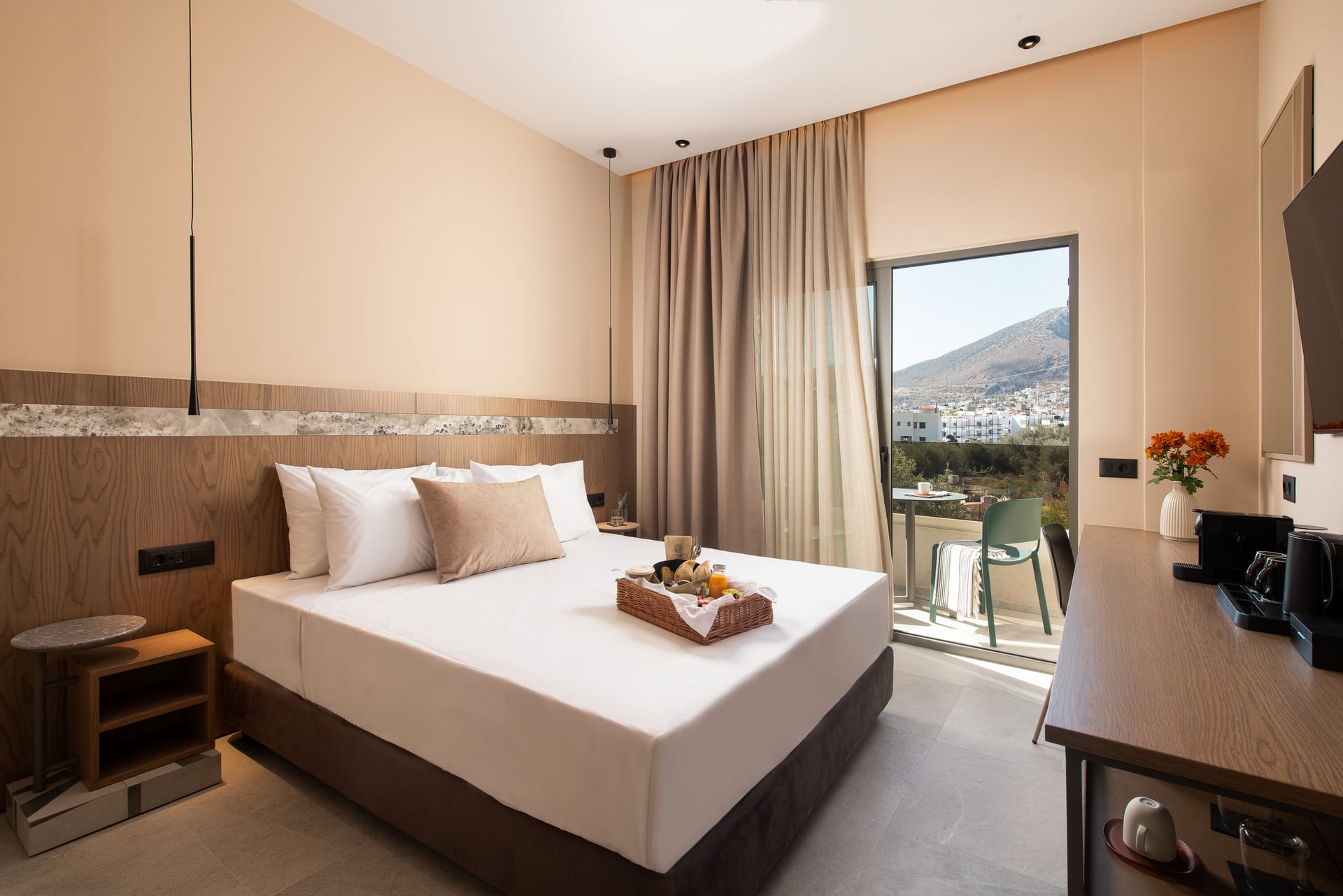 Comfort Room with City View 20m²