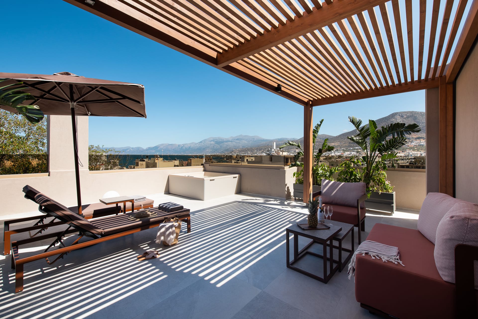 Penthouse Room with Sea View & Outdoor Jacuzzi 24m²