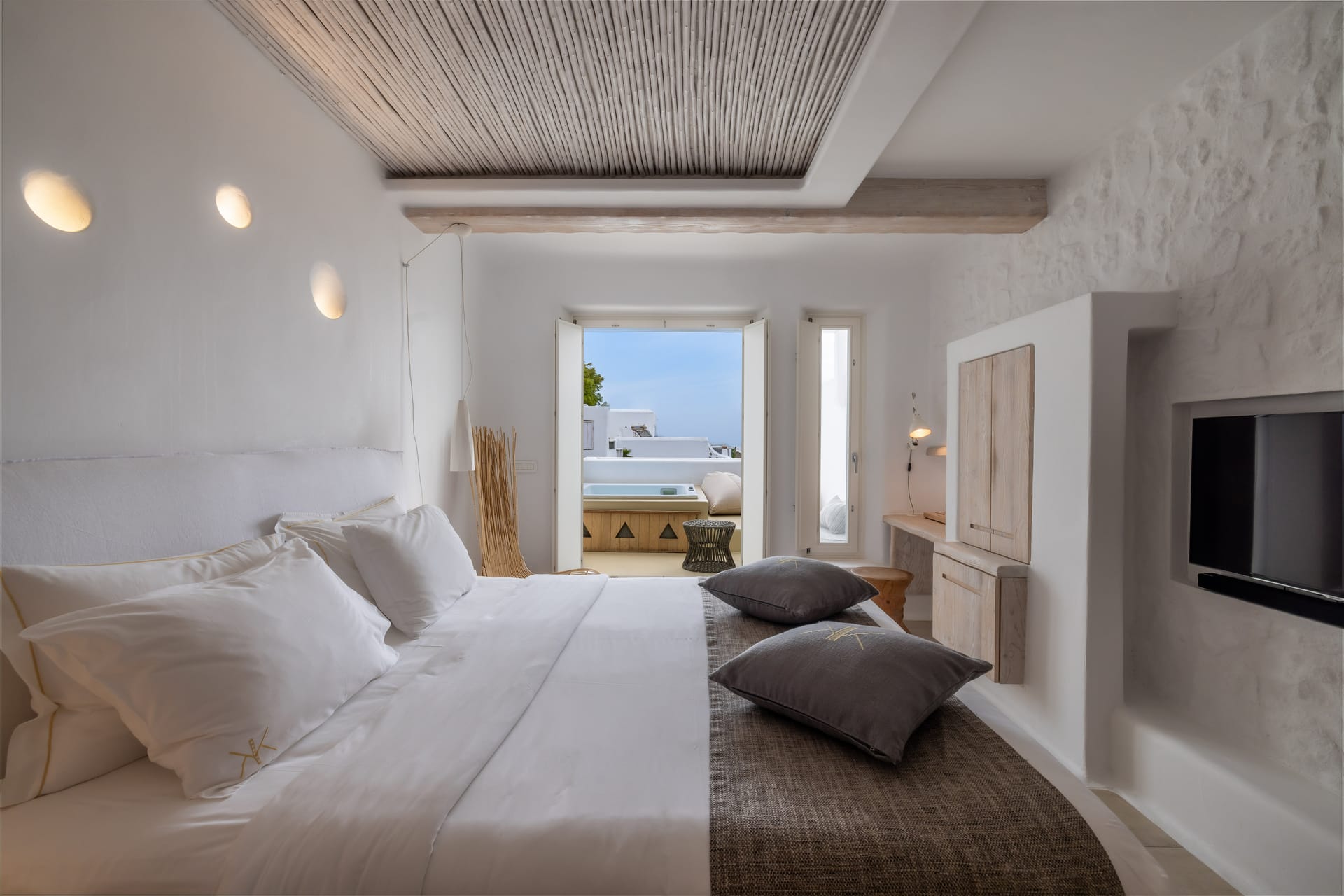Deluxe Room with Side Sea View & Outdoor Jacuzzi
