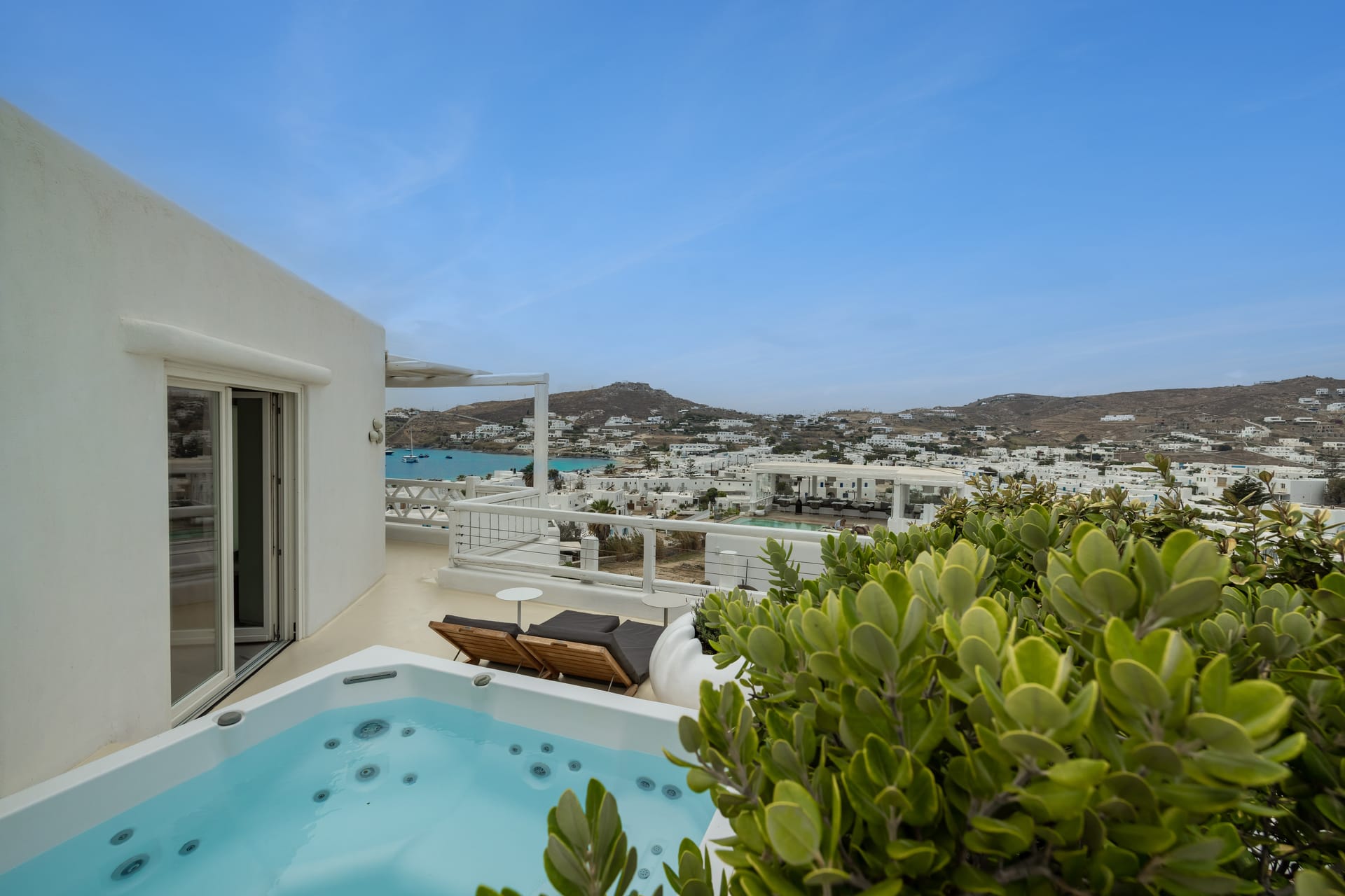 VISTA Junior Suite with Sea View & Outdoor Jacuzzi