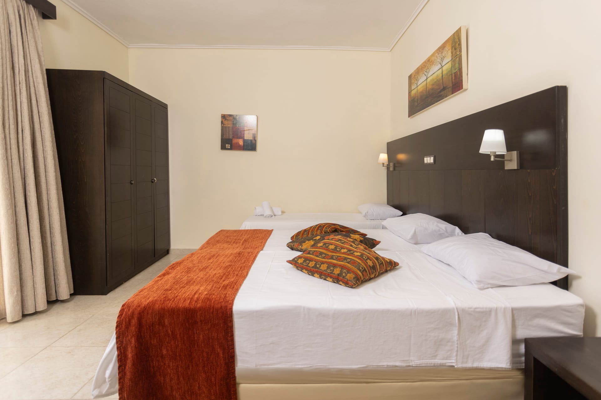 Triple Room