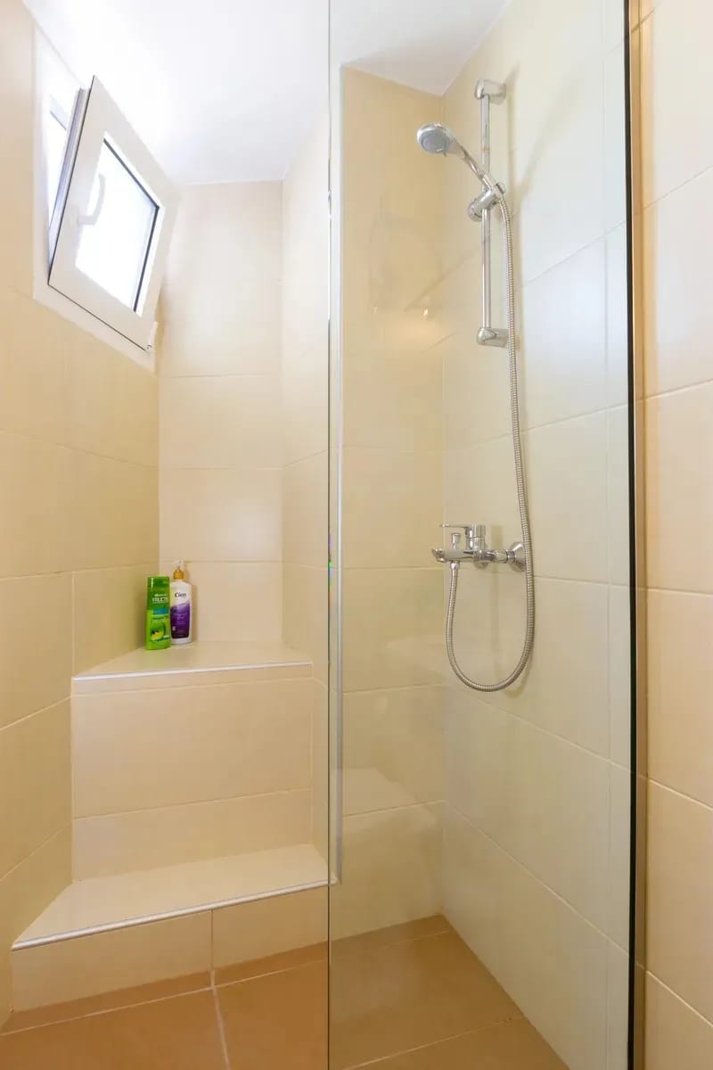 Bellevue Suites - STUDA2 - 12