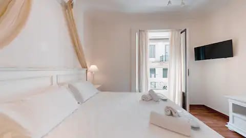 Daisy Superior Two-Bedrooms Suite