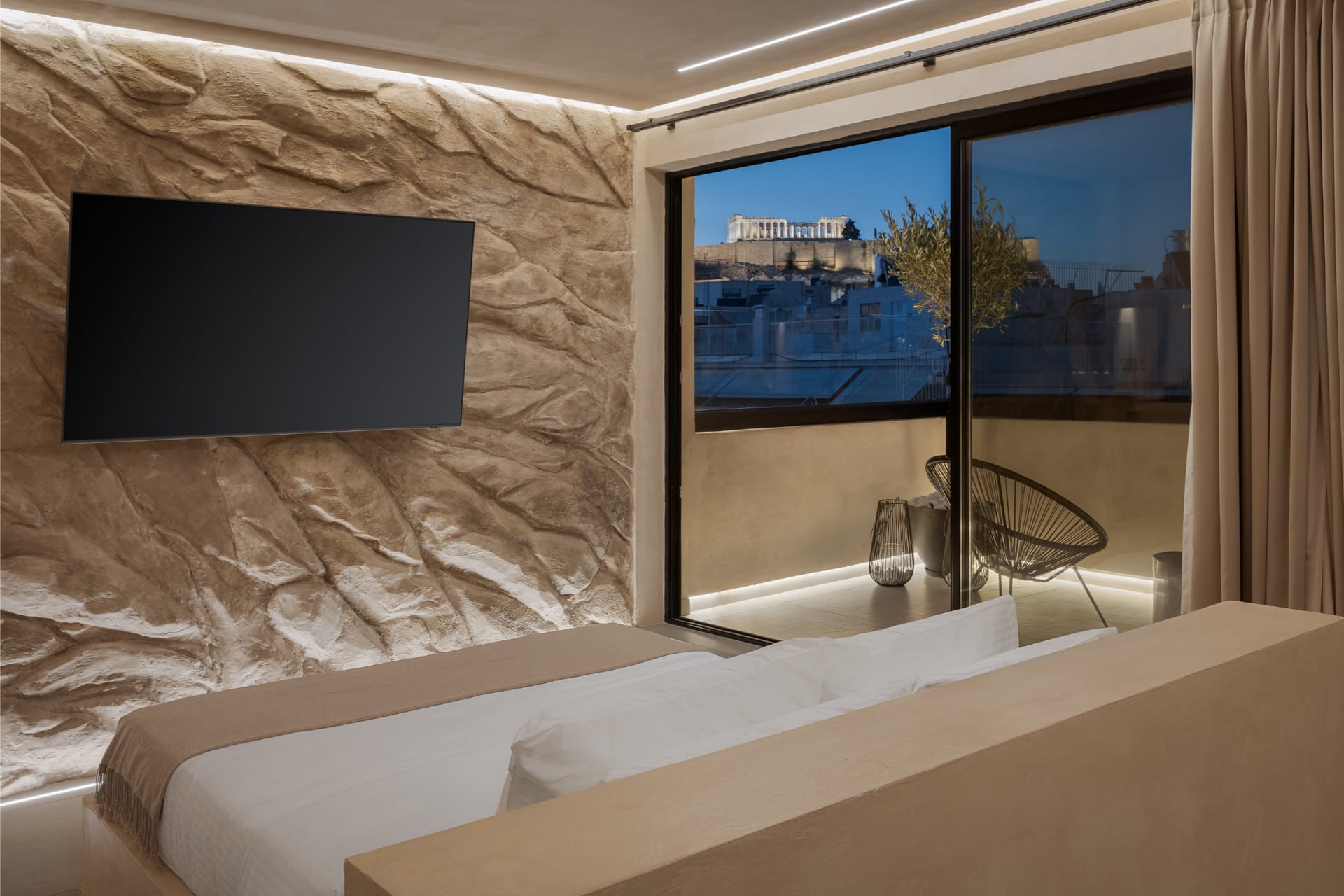 Panoramic Acropolis View Suite | Syggrou Av. 72 Athens 11742