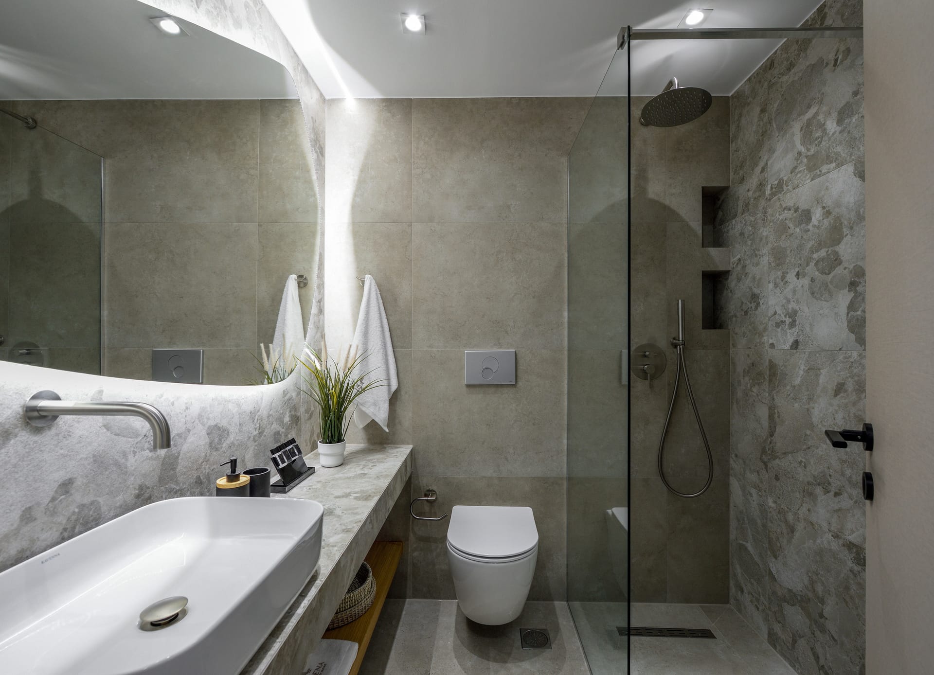 Loena Luxury Suites - LS - 16
