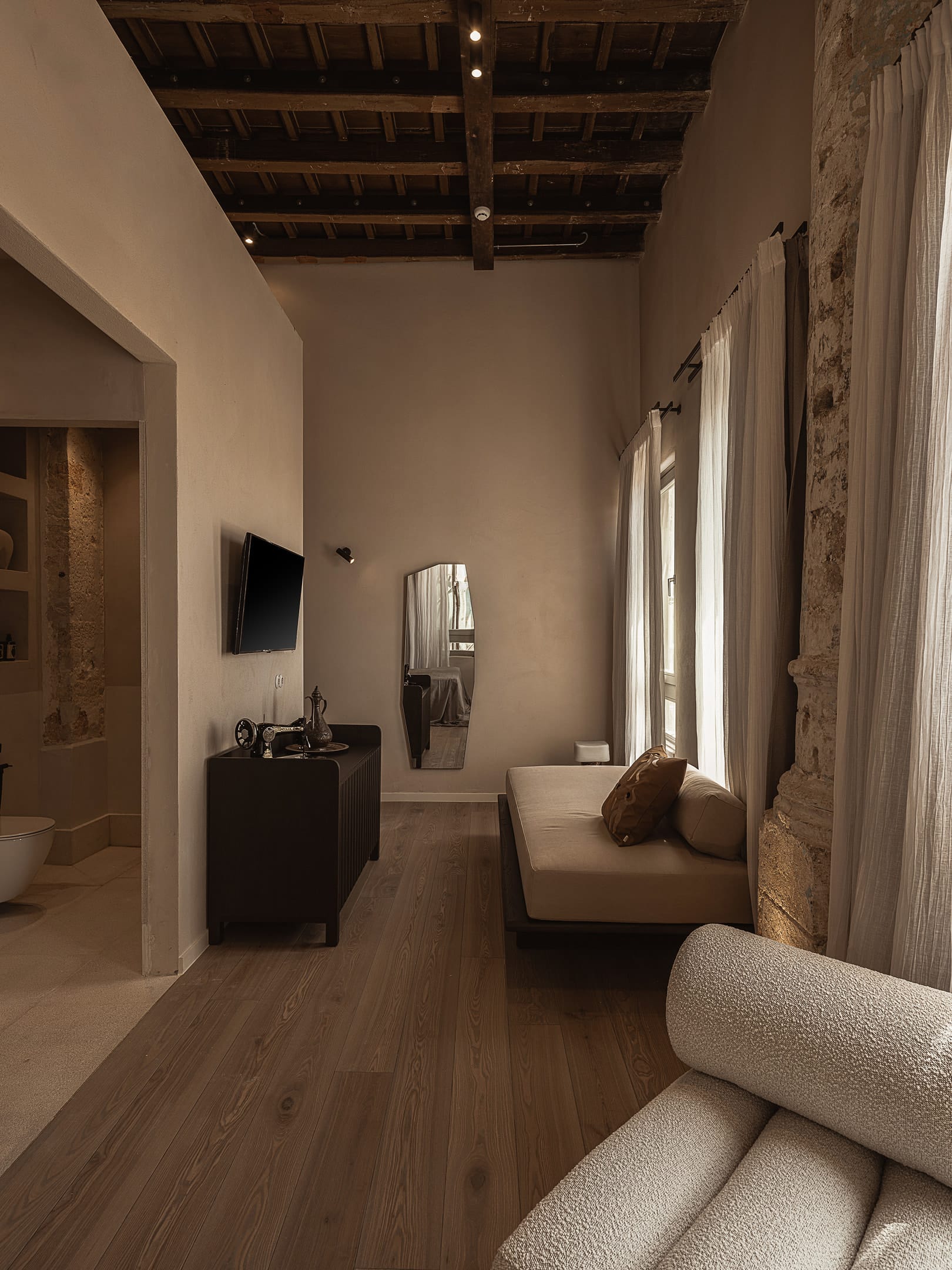 Aisha Hotel - DSSV - 5