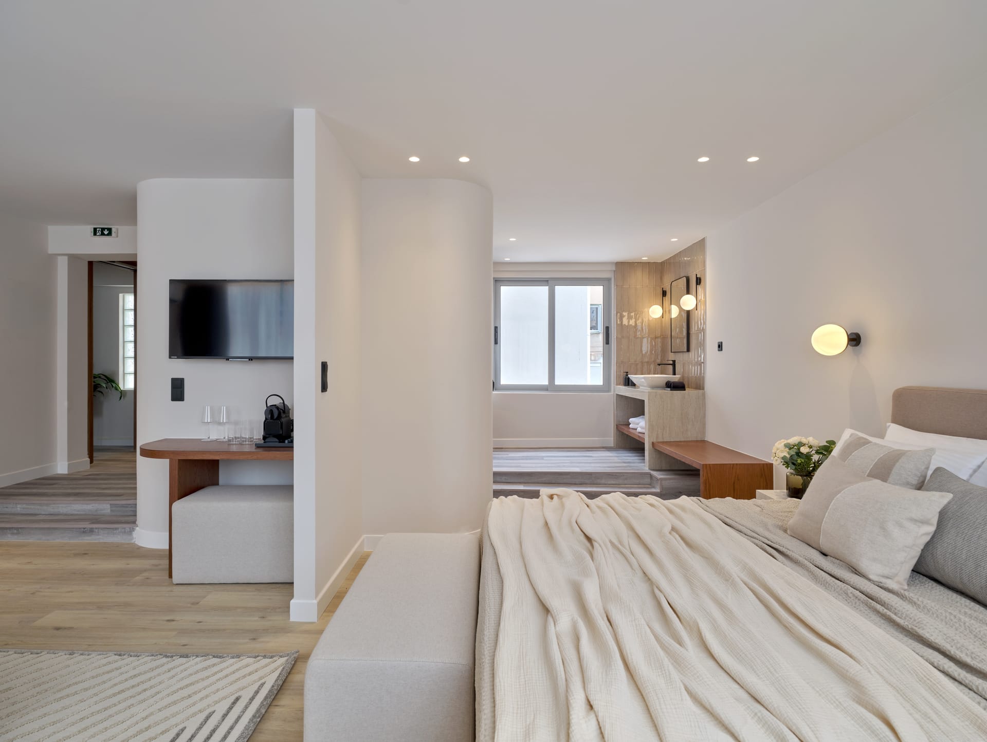 Haya Athens Loftie Suites - DLX - 2