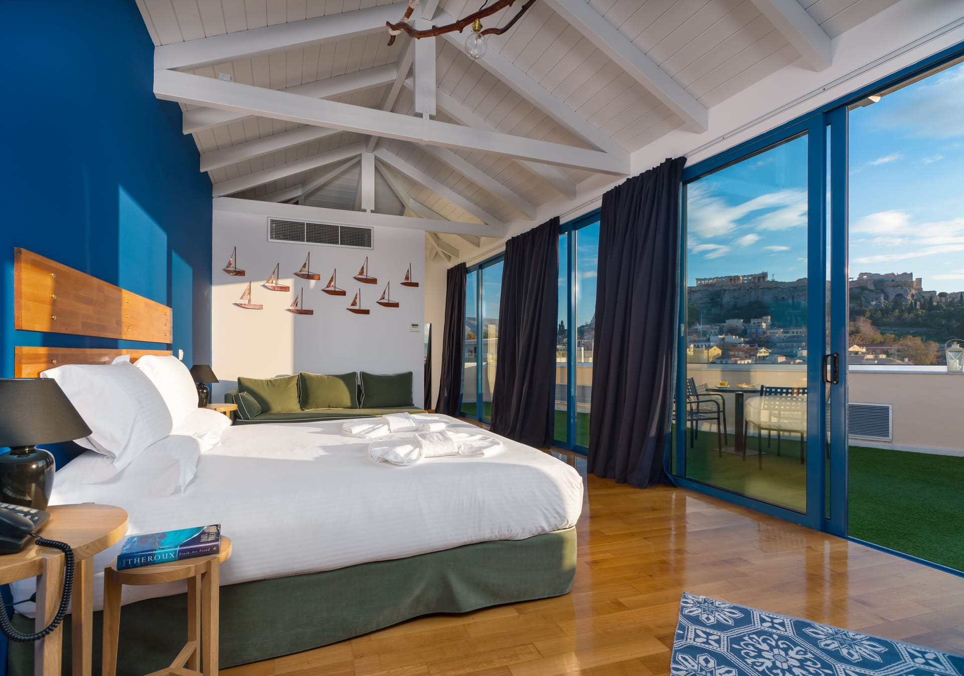 Junior Suite with Panoramic View to Acropolis & Private Outdoor Jacuzzi