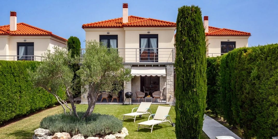 Three Bedrooms Villa with Garden View