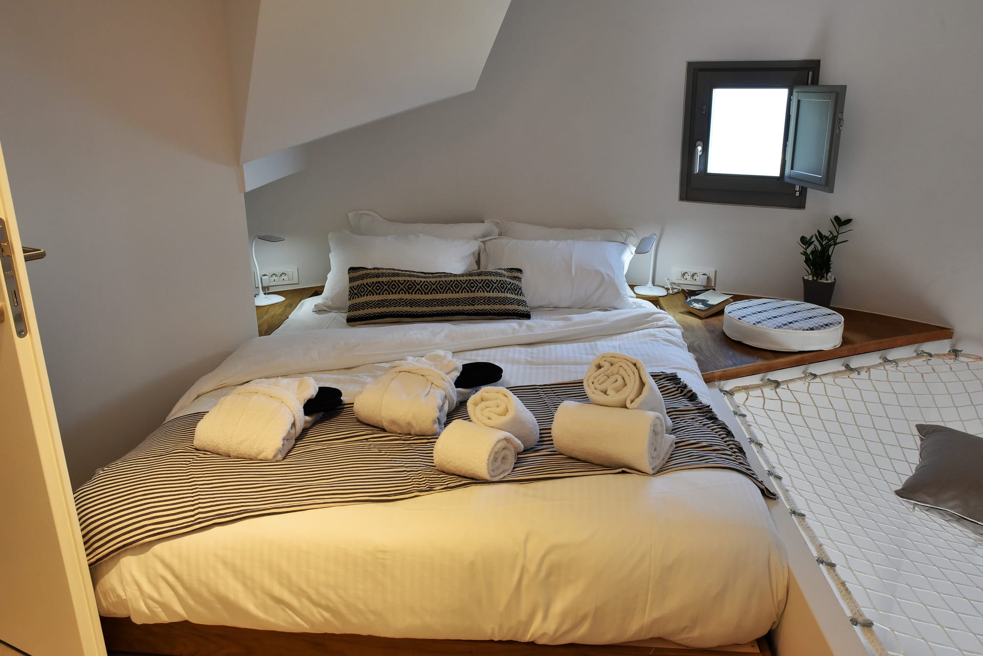 Horizon Mills Villas and Suites Santorini - R20 - 3