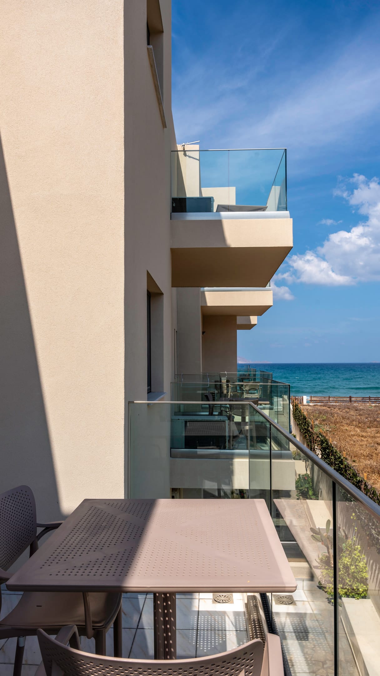 Almare on the Beach - SDSSV2 - 7