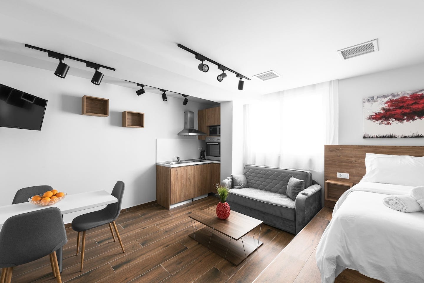 NILIE PREMIUM HOSPITALITY MGMT - ULTIM3 - 9