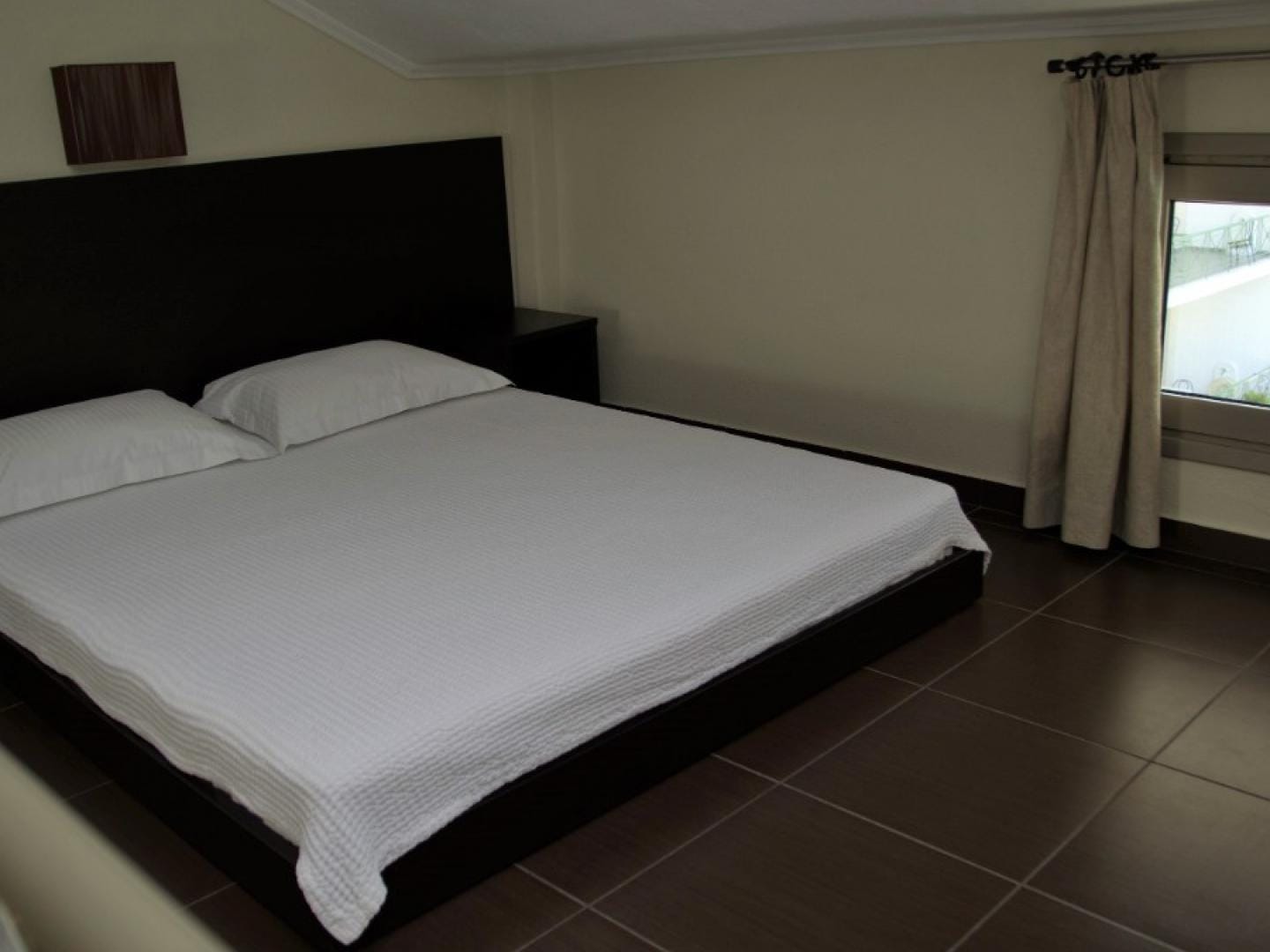 Alexander Inn - SPRQDR - 2