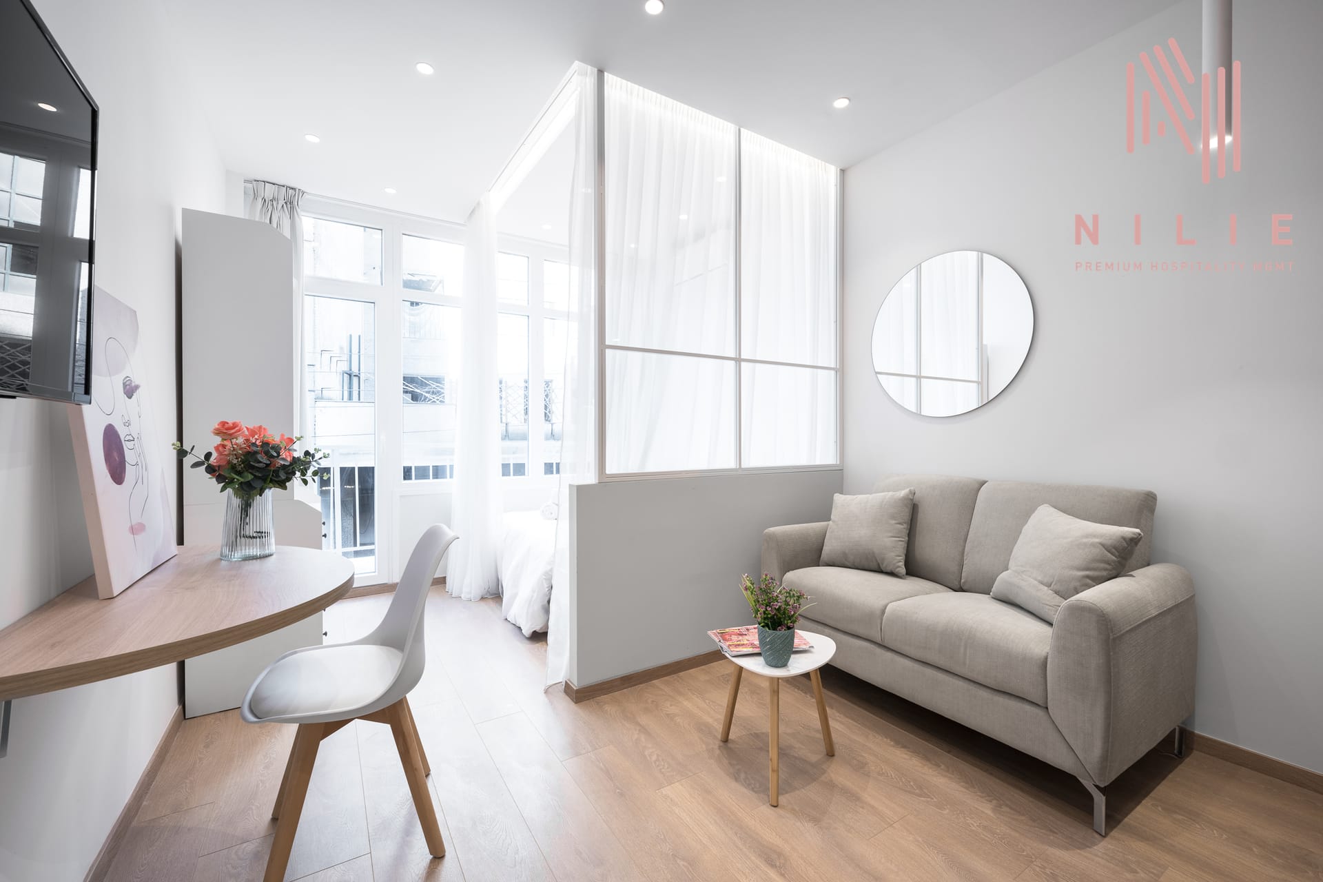 V1 | Studio with balcony 23m² #2 | Vakxou 1