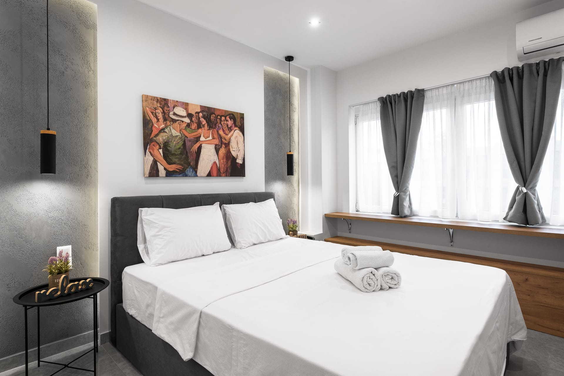 NILIE PREMIUM HOSPITALITY MGMT - WOOD - 11