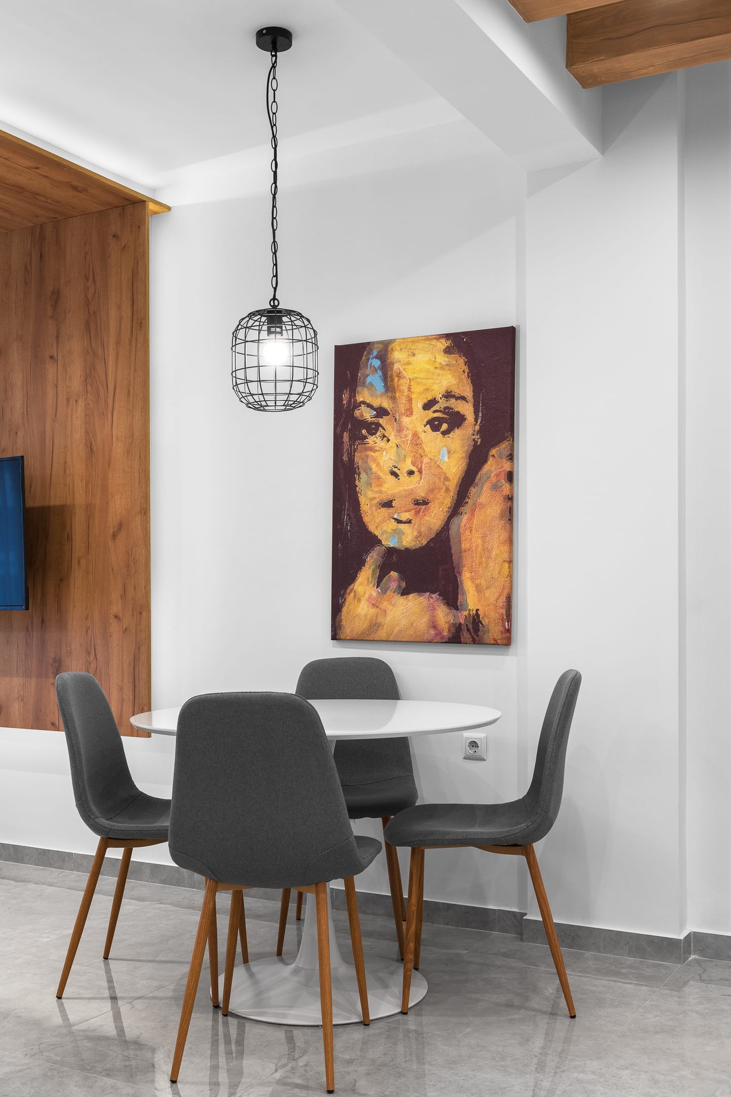 NILIE PREMIUM HOSPITALITY MGMT - WOOD - 8