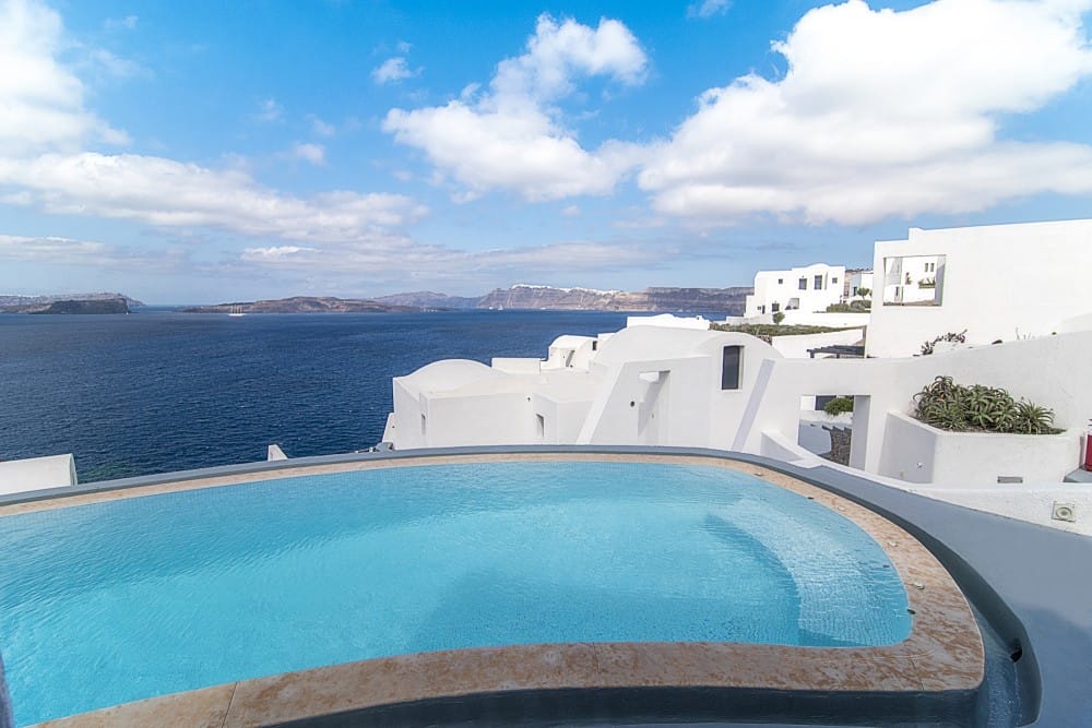 Petit Suite with Private Pool Caldera View