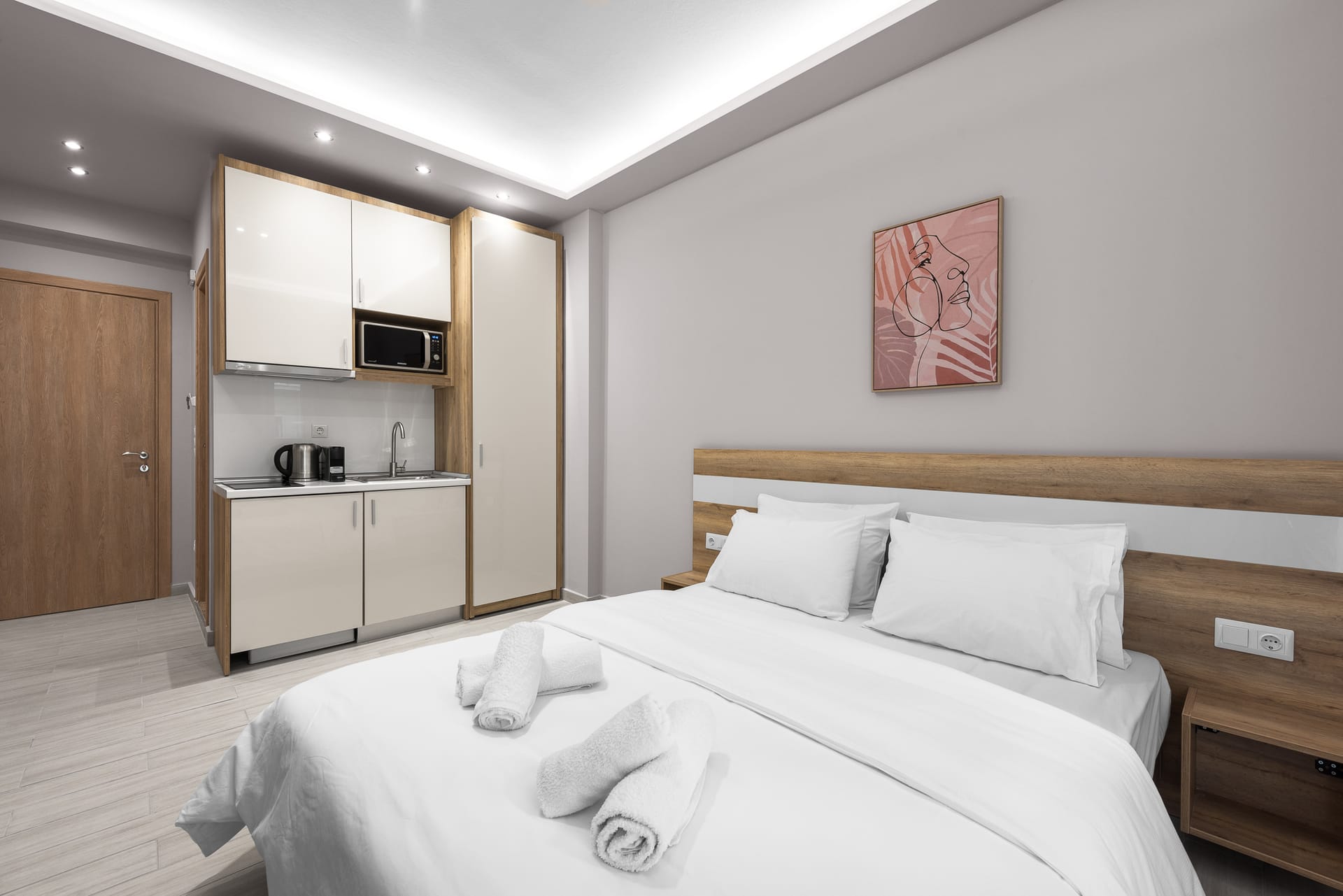 NILIE PREMIUM HOSPITALITY MGMT - LAUSA3 - 8