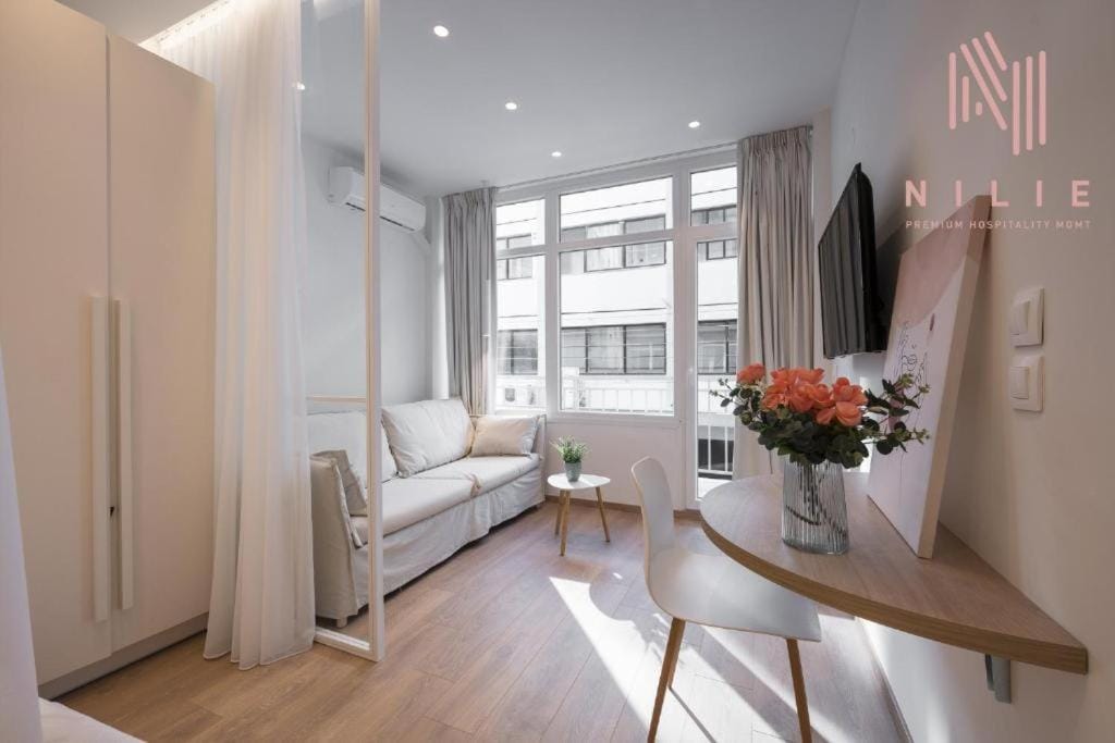 V1 | Studio with balcony 27m² #7 | Vakxou 1
