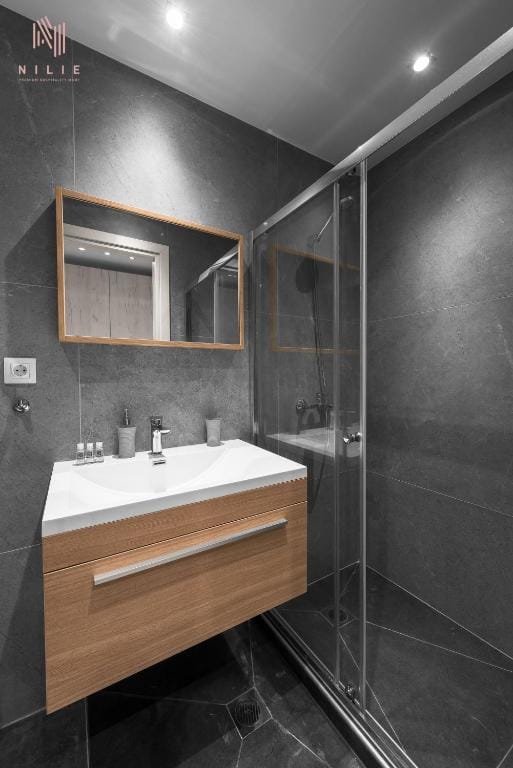 NILIE PREMIUM HOSPITALITY MGMT - 2BA11 - 5
