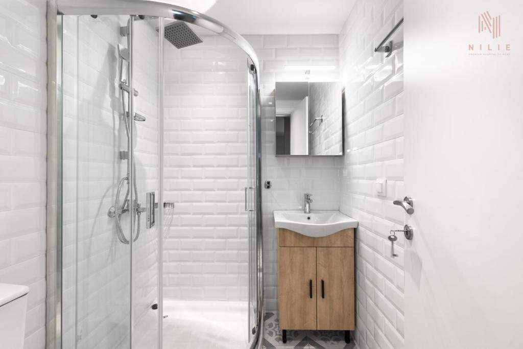 NILIE PREMIUM HOSPITALITY MGMT - 4BA2 - 10