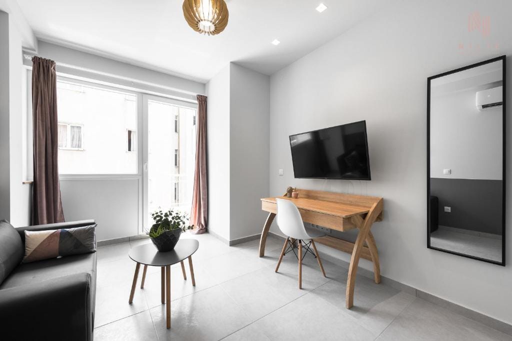 NILIE PREMIUM HOSPITALITY MGMT - 5BA2 - 9