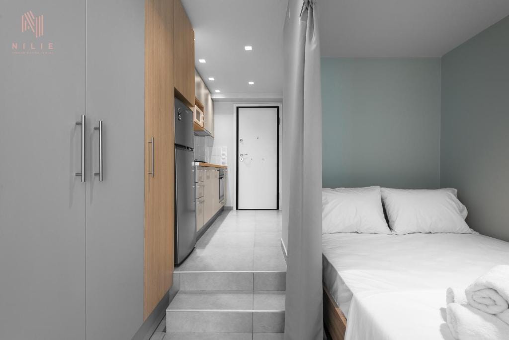 NILIE PREMIUM HOSPITALITY MGMT - 5BA5 - 7