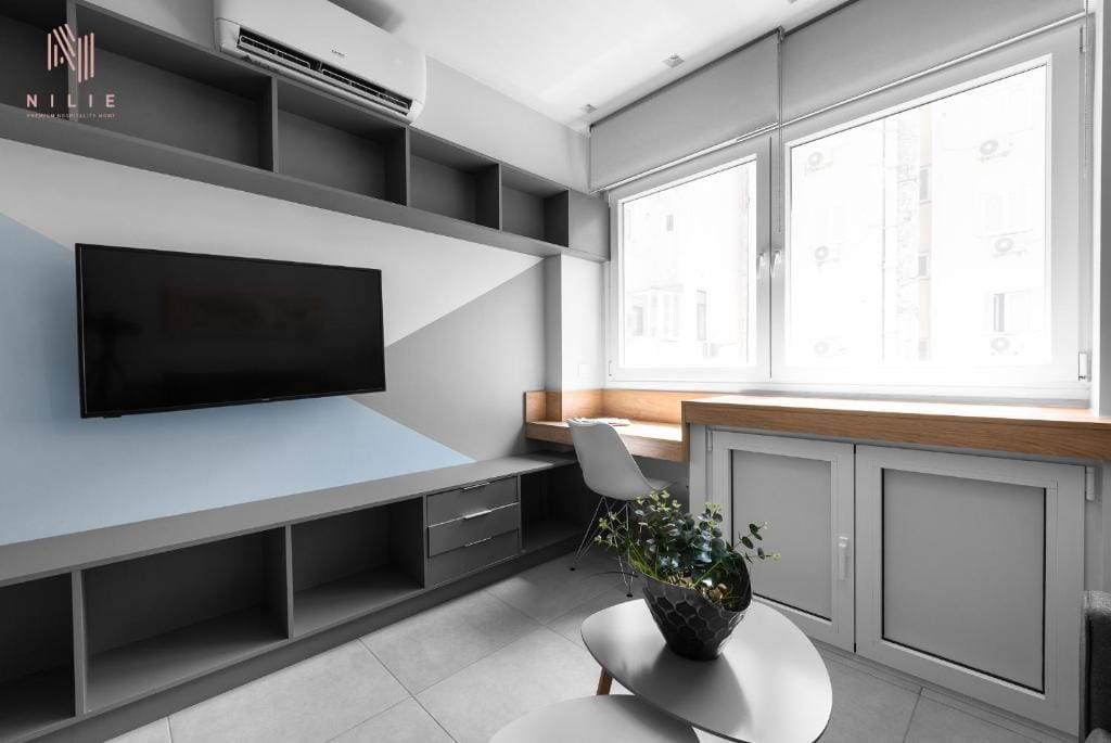 NILIE PREMIUM HOSPITALITY MGMT - 5BA6 - 7